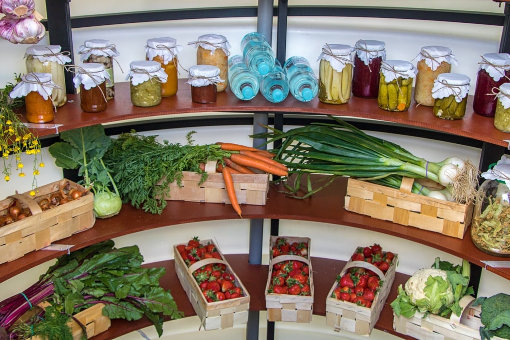 Sklep plastové pro skladování zeleniny a ovoce zeleninová spíže 2,5 m válcový se šikmým vchodem