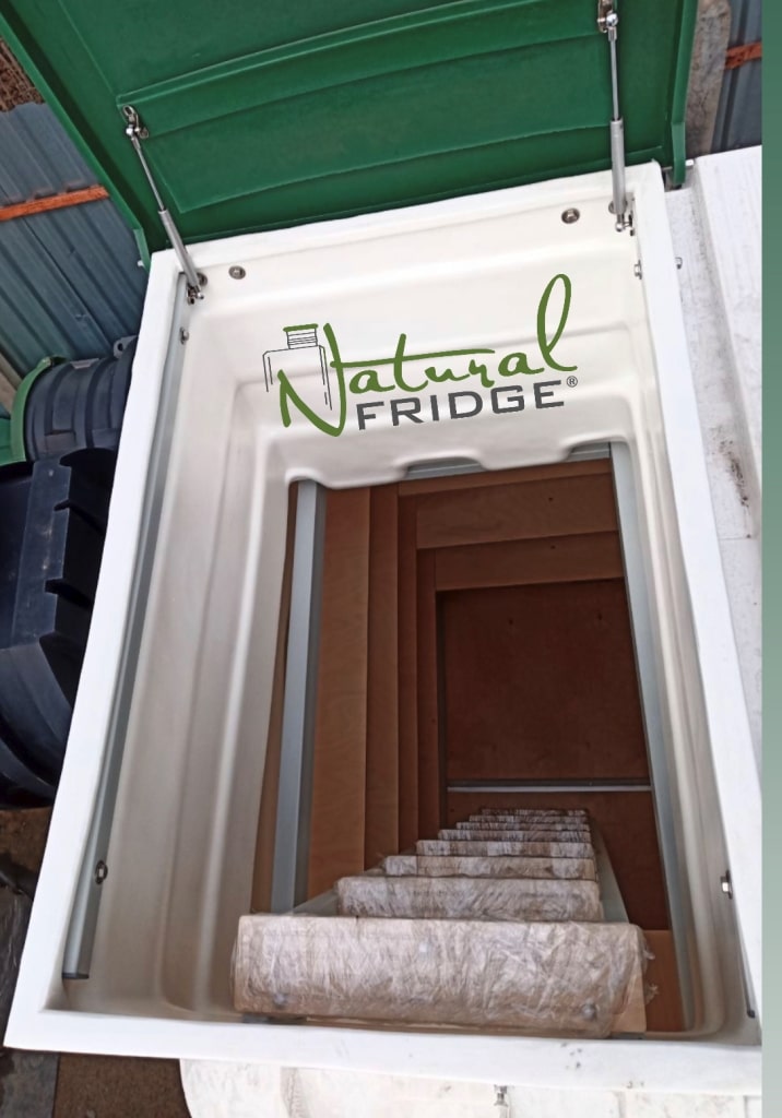Der Garten keller Natural FRIDGE ist ein natürlicher Kühlschrank 2m x 2m fertiger Keller aus Plolen kann mit Kaufen und Installation in 1 Tag gekauft werden