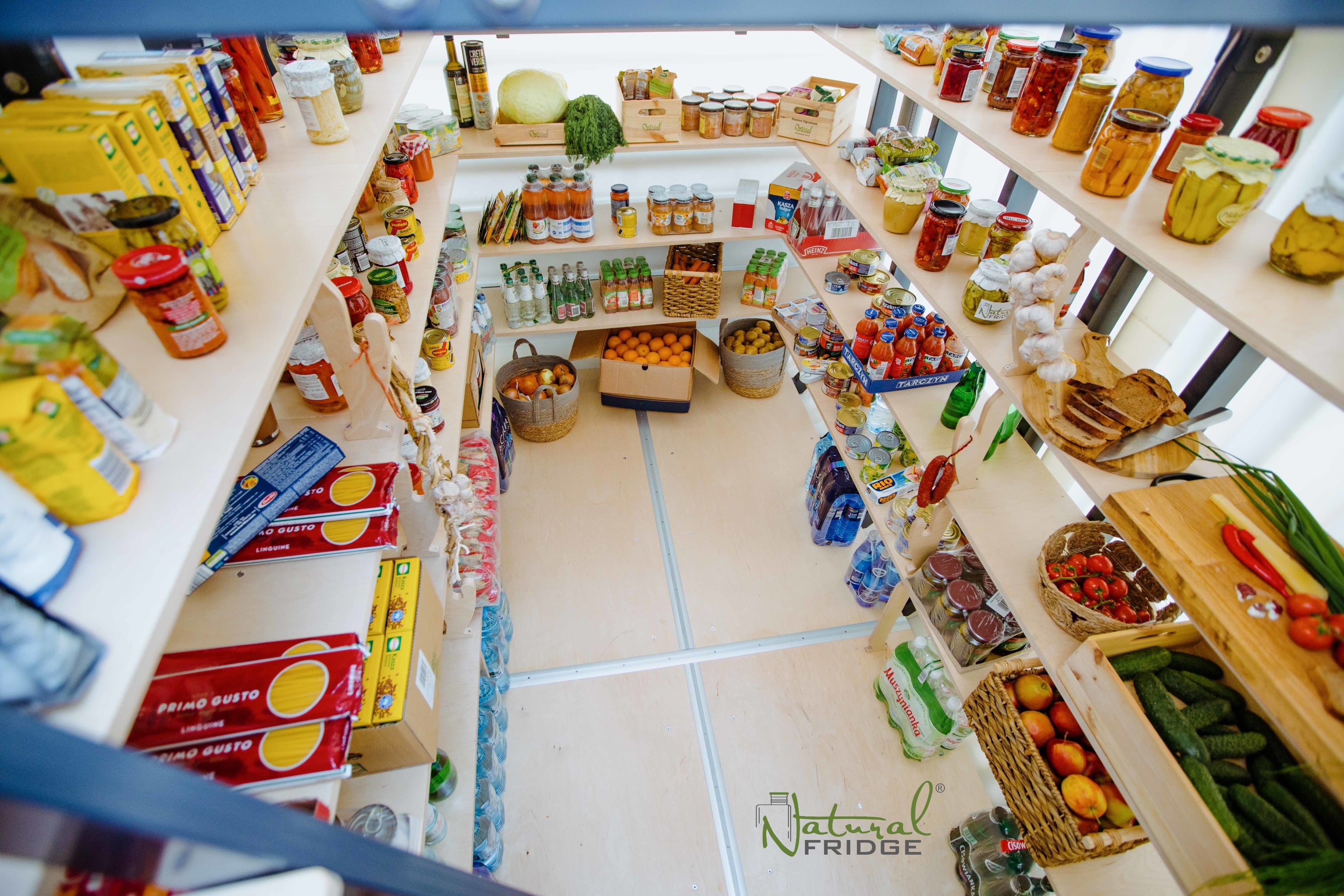 The cellar provides a lot of space inside. The floor area is up to 6.6 m2. This allows you to store many vegetables in bags directly on the floor. Arranging preserves on the shelves is very convenient. Cellar 200x330 Natural Fridge Gross price 9,019 EUR