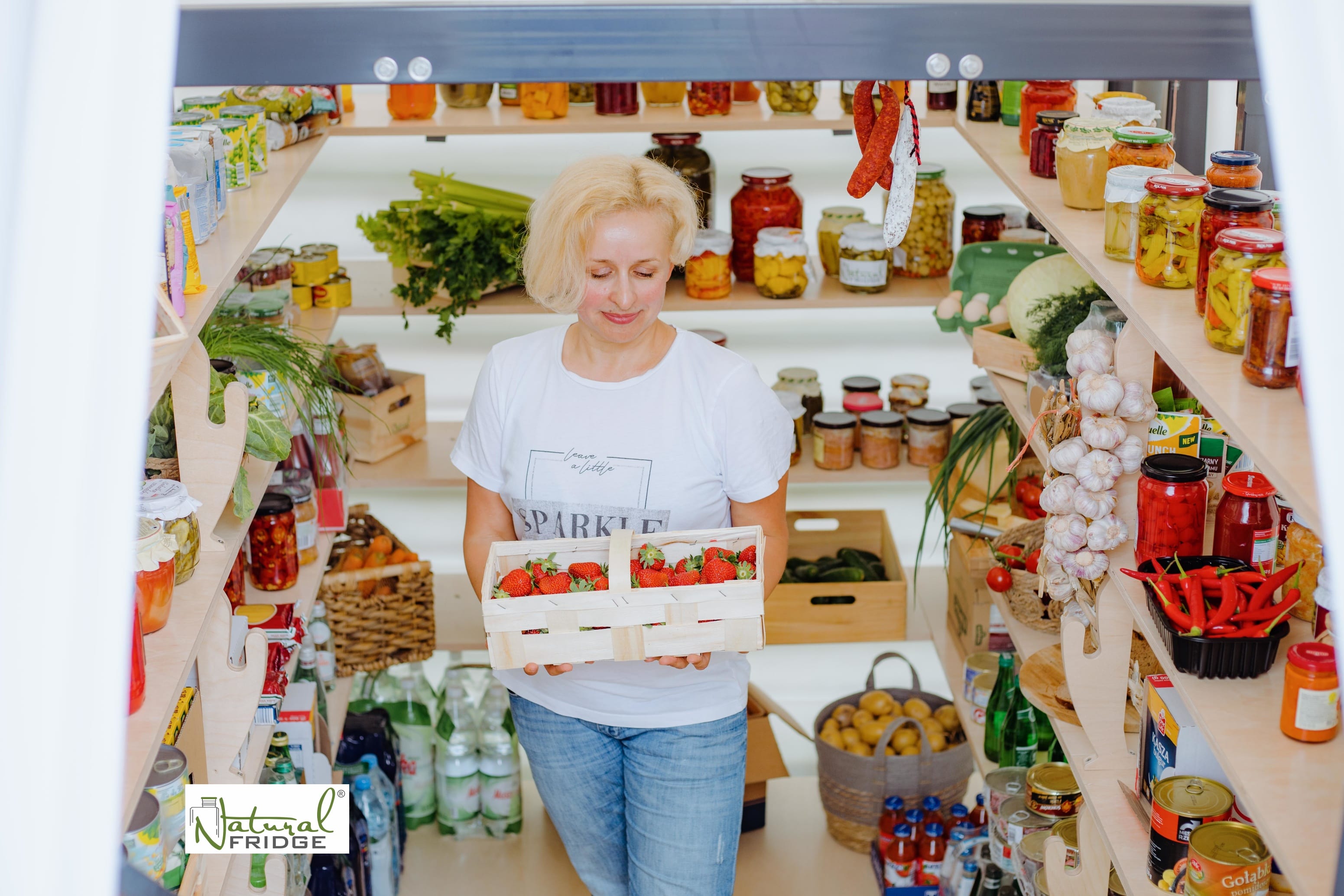 The cellar provides a lot of space inside. The floor area is up to 7 m2. This allows you to store many vegetables in bags directly on the floor. Putting preserves on the shelves is very convenient. Cellar 200x350 Natural Fridge Gross price 9,296 EUR