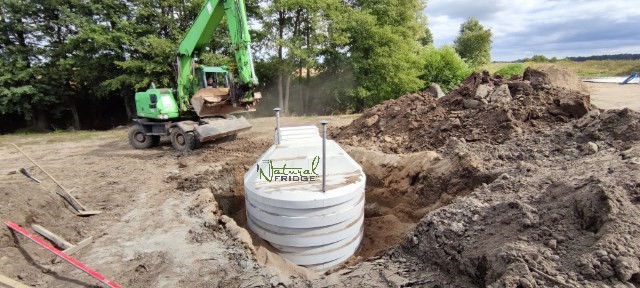 Fertig Erdkeller aus Polen Natural FRIDGE 2,5m geneigtem Eingang - Montage des Keller im Garten, Weinkeller Berlin, Deutschland, 2022 Sp. z o. o. 🍏 Vorschriften Natural Fridge -  Angebot