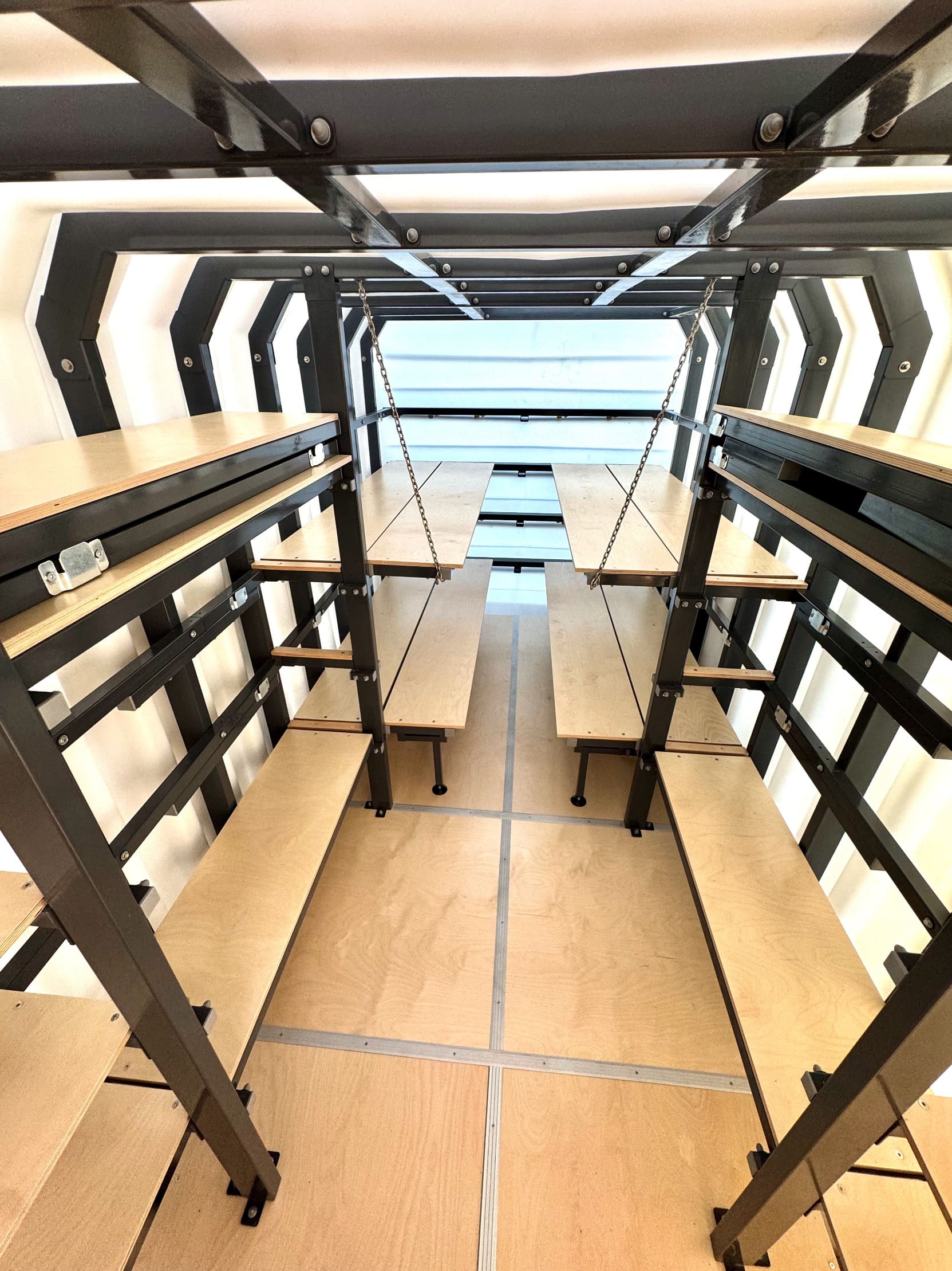 Backyard bunker 500 – 4 berths and 4 seats – or 12 seats – volume 18.3 m³   – Robust steel door, 6 mm thick – Natural ventilation – Mechanical ventilation with control – Emergency power supply  Backyard bunker 500 Natural Fridge Gross price  23,590  EUR