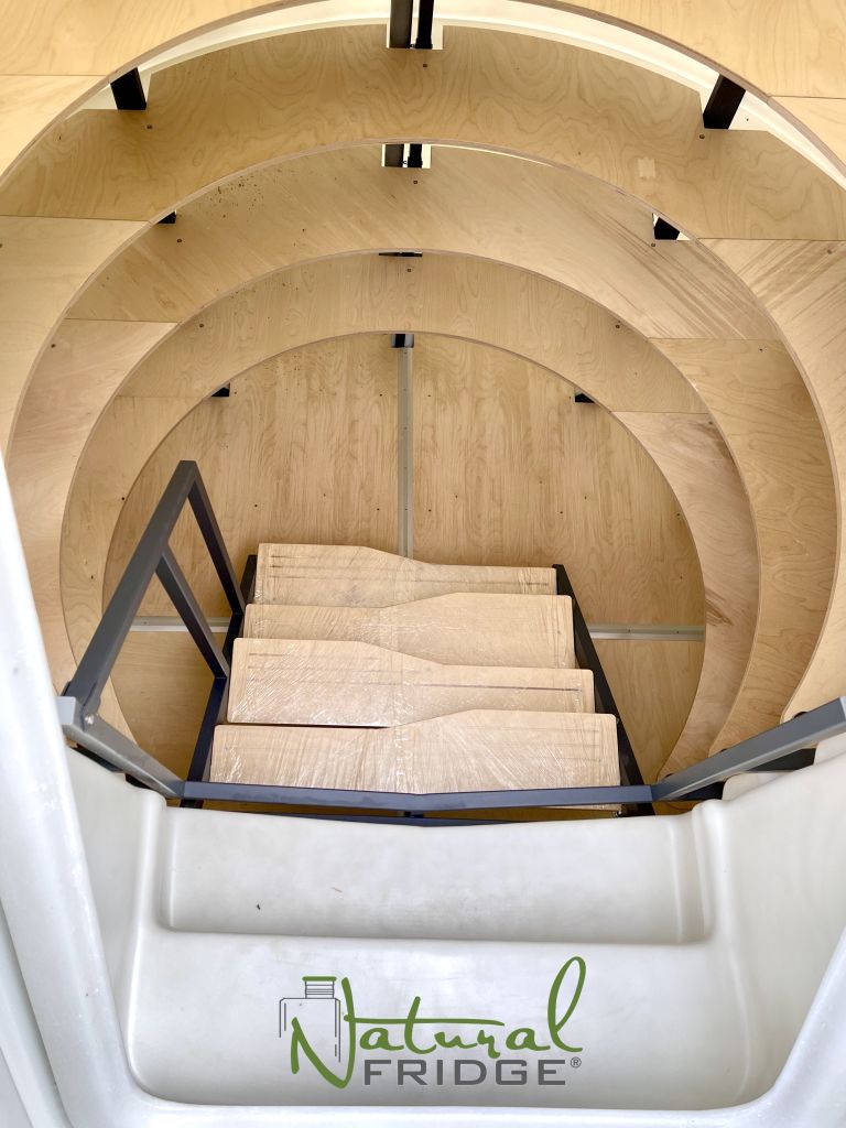 Natural FRIDGE ® Erdkeller im Garten für die Lagerung von Gemüse, Obst und Alkohol, Plastikkeller unterirdisch, Kunststoff Speisekammer, Gartenkeller BPR-PLASTECH sp. z o.o. fest. und Auftragnehmer. 🍏 Vorschriften Natural Fridge -  Angebot